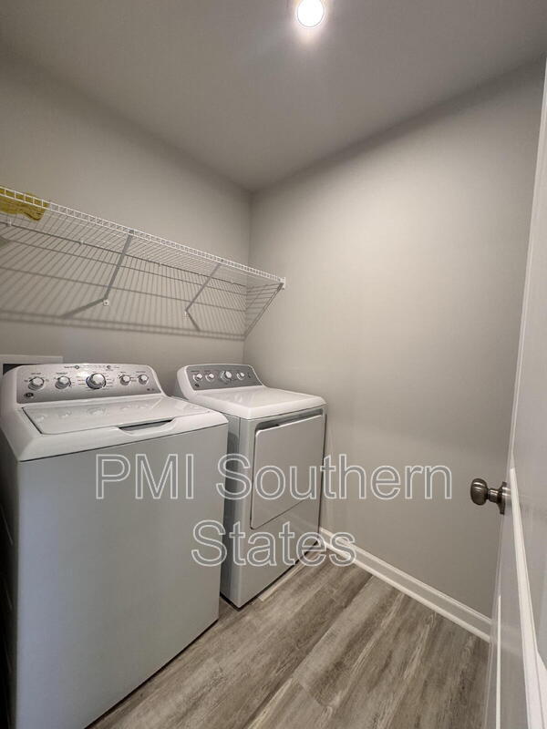 Building Photo - 106 Randwick Ln