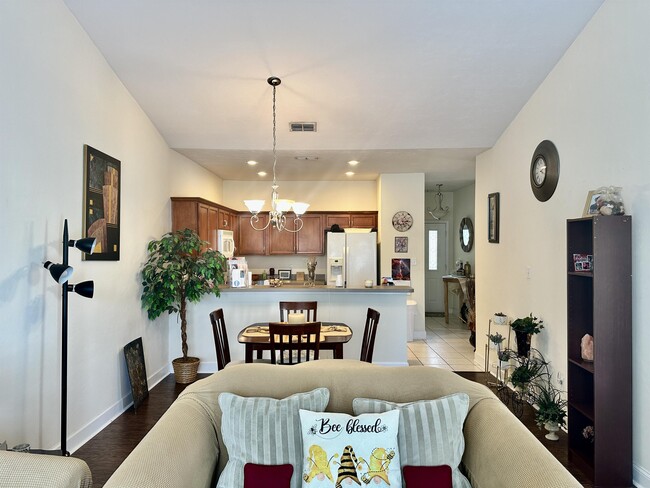 Building Photo - 907 Chase Creek Cir