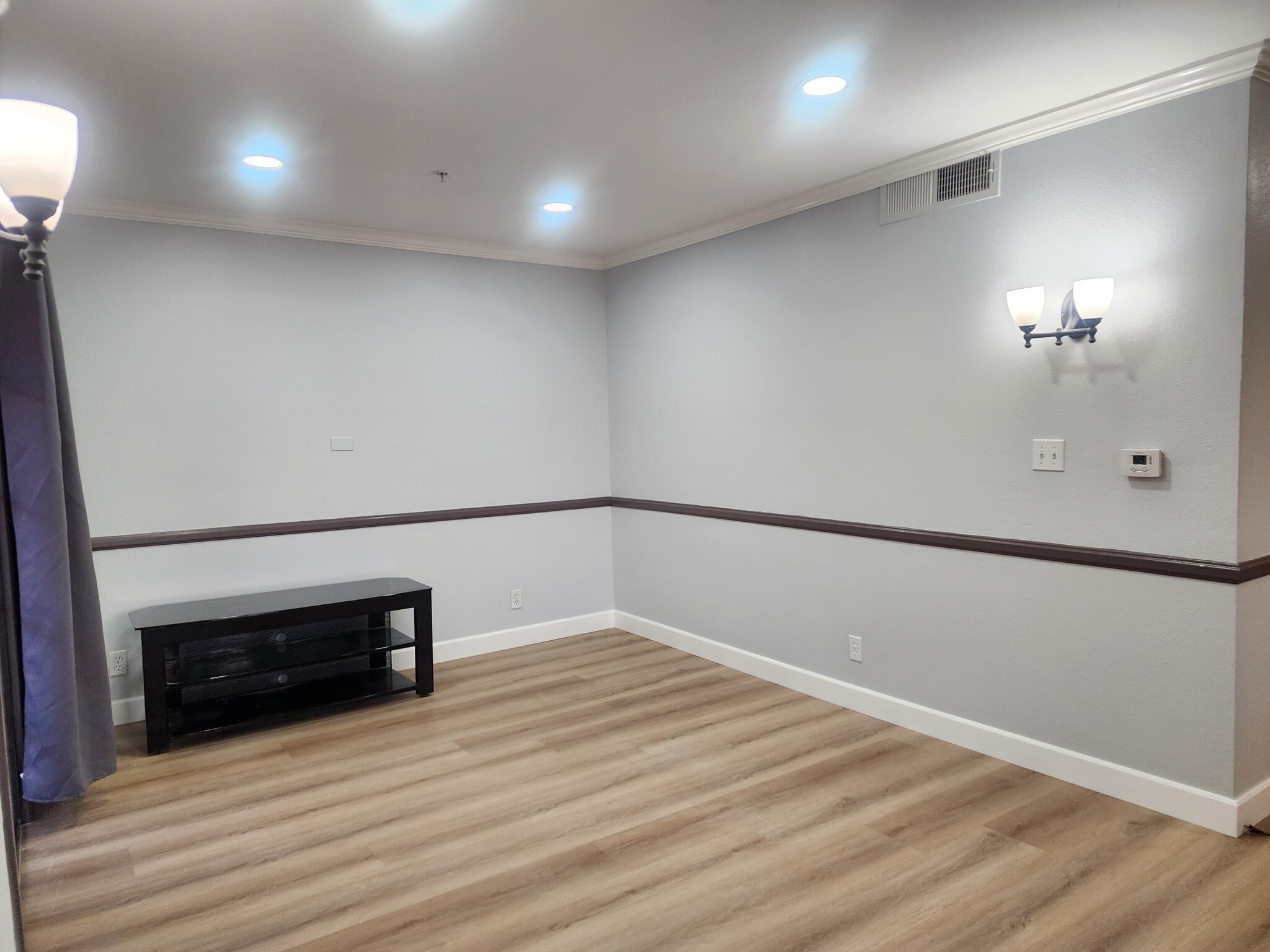 Building Photo - 736 N Garfield Ave