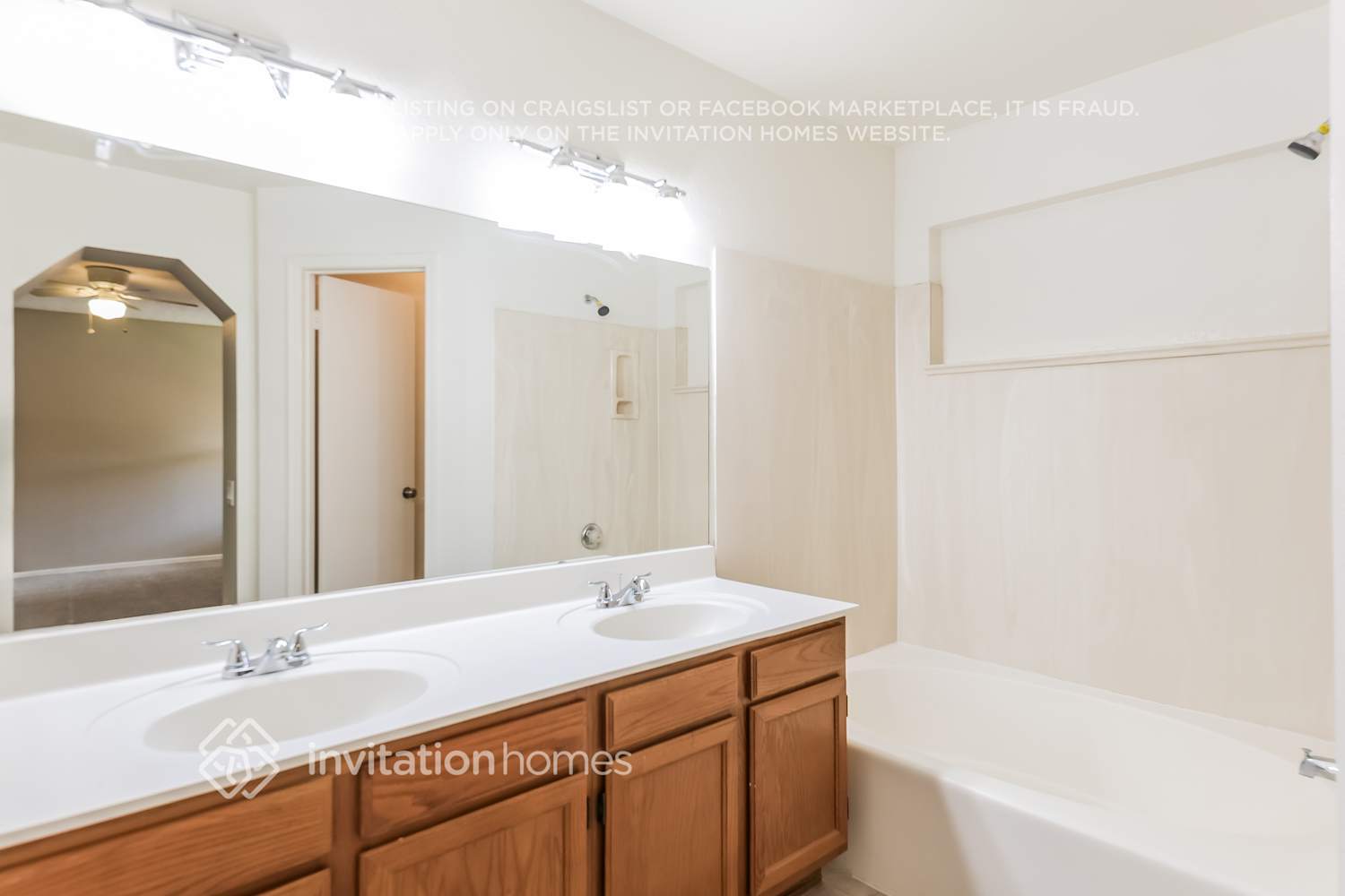 Building Photo - 8249 W Dreyfus Dr