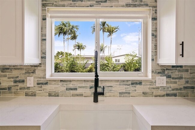 Building Photo - 6701 SW 49th Terrace