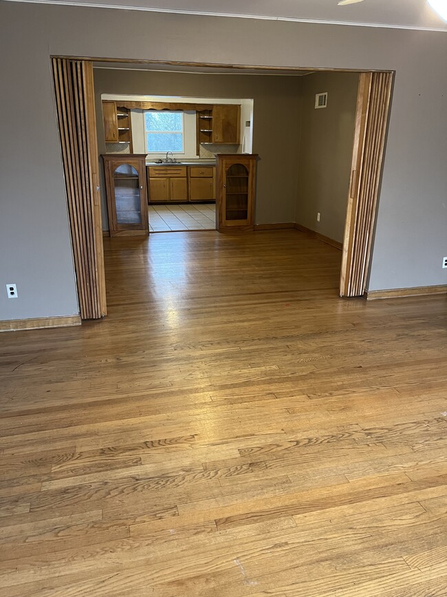 Living room, Dining Room, Kitchen - 1422 E State St