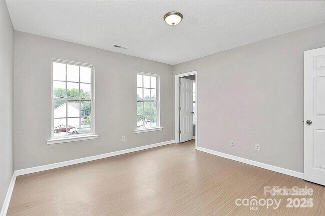 Building Photo - 3737 Kadey Dr