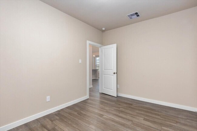 Building Photo - 5063 Hazel Orch Dr