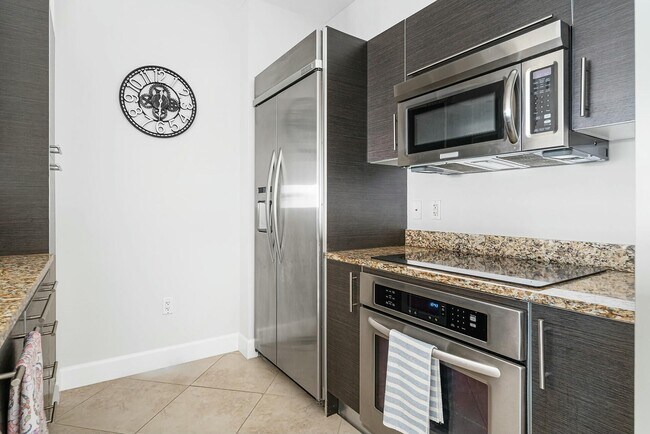 Building Photo - 550 Okeechobee Blvd