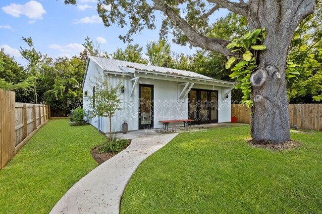 Building Photo - 581 Hazel St