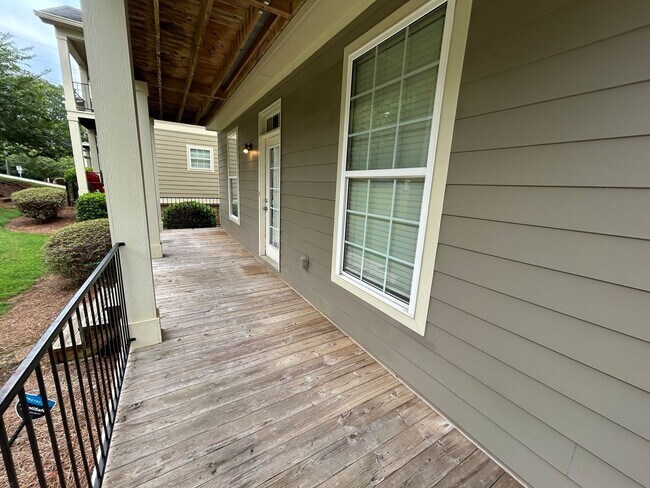 Building Photo - 223 Madison Heights