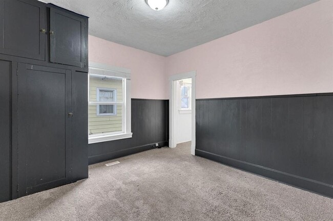Building Photo - 1517 W Nora Ave