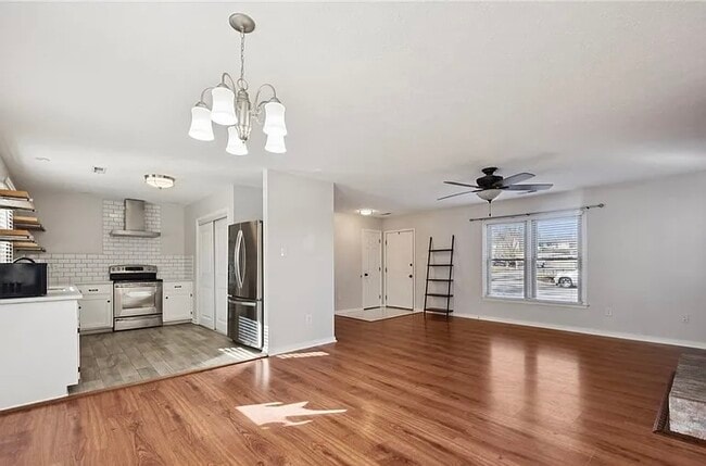 Building Photo - 6295 Banshire Dr