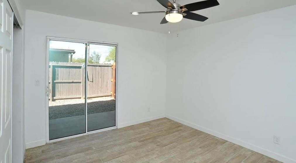 Building Photo - 3318 E Presidio Rd