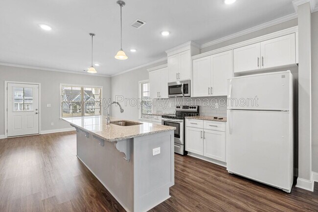 Building Photo - 214 Andrews Ln