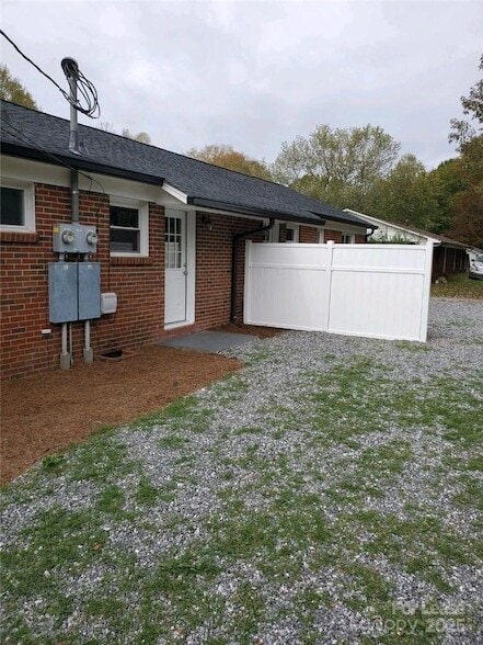 Building Photo - 849 Crestway Dr