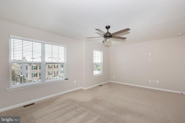 Building Photo - 6515 Dundee Dr