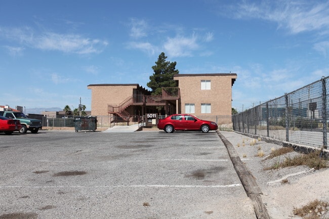 Building Photo - Pine Creek Apartments