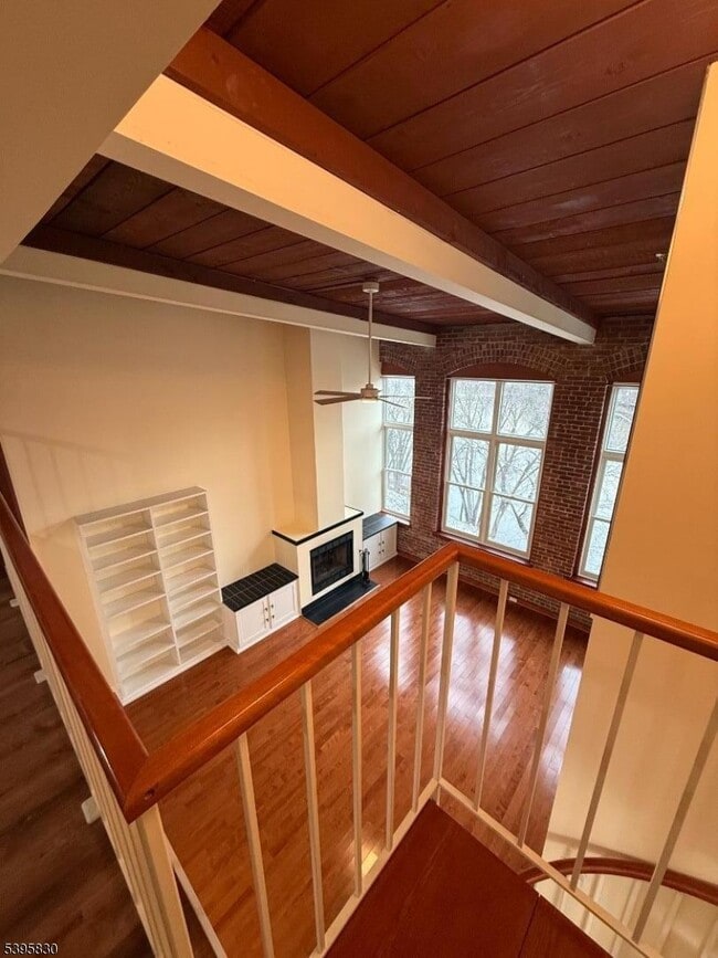 Building Photo - 262 Main St