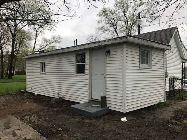 Building Photo - 204 Pagin St