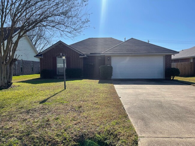 Primary Photo - Beautiful Home Located In North Bossier