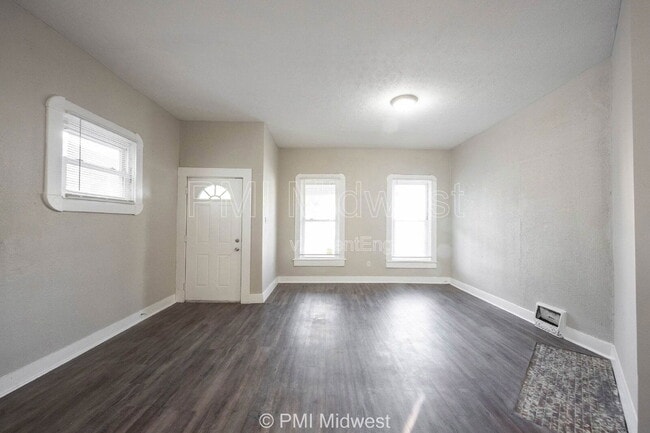 Building Photo - 101 N State Ave