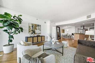 Building Photo - 13650 Marina Pointe Dr