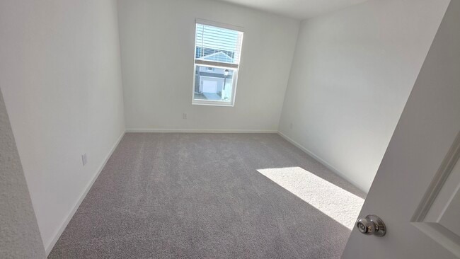 Building Photo - 6916 Golden Monarch Ave