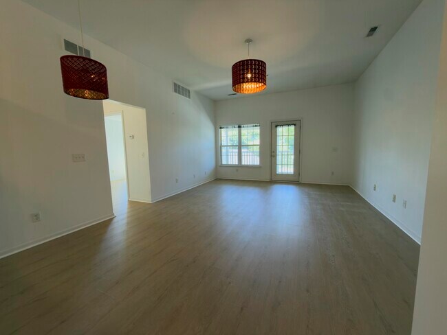Building Photo - 1085 Joyce Ln