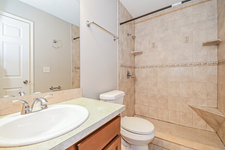 Building Photo - 1603 Twin Oak Ln