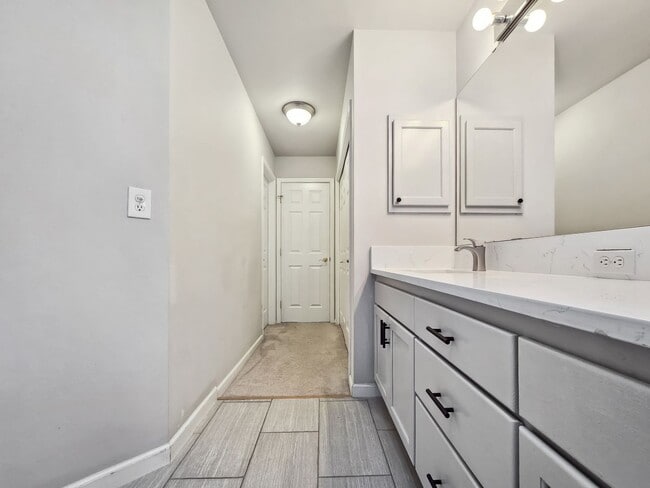 Building Photo - Updated 3-Bedroom Home with Deck Near Renton Landing