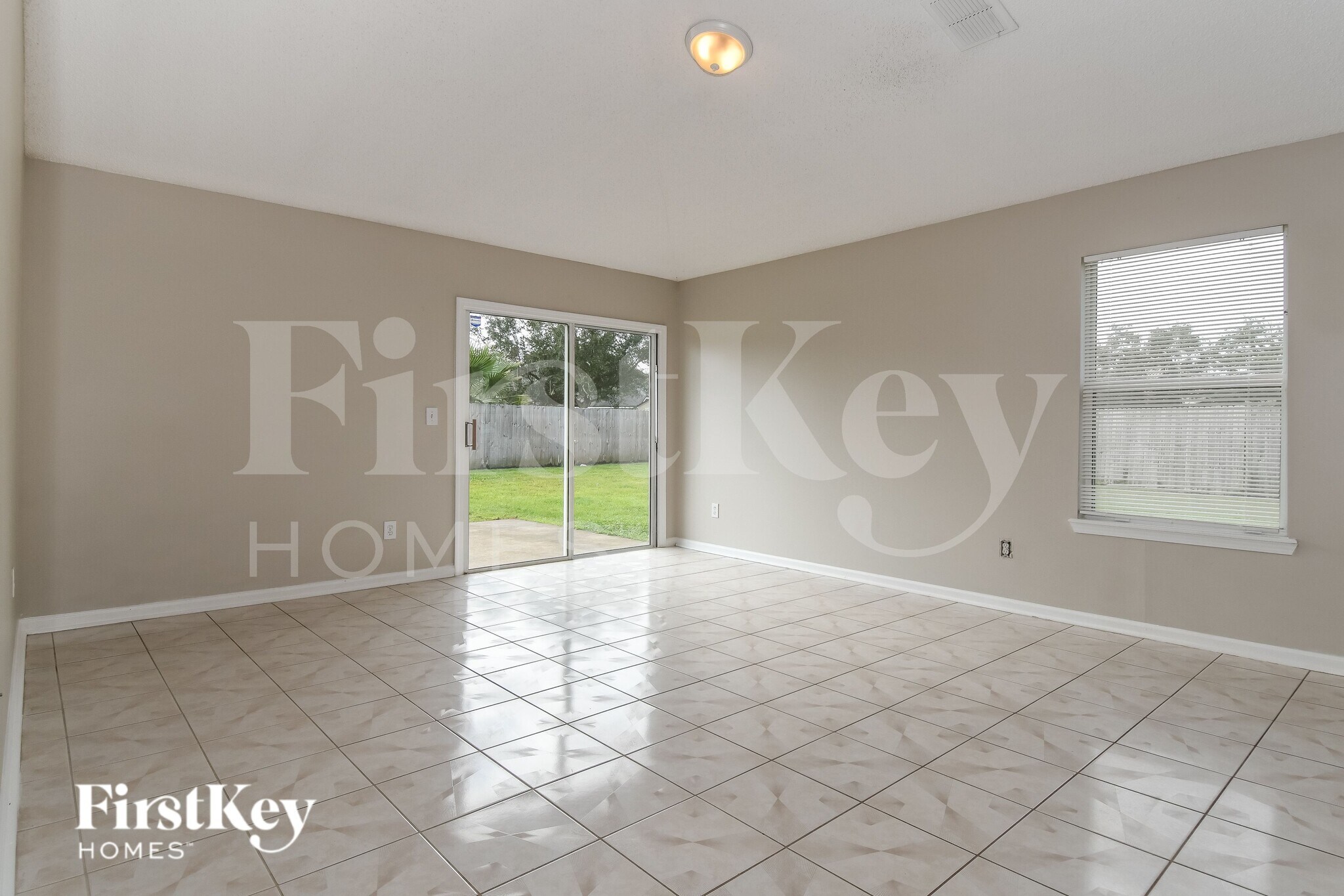 Building Photo - 12658 Holly Springs Ct