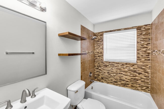 Building Photo - 491 SW 182nd Way