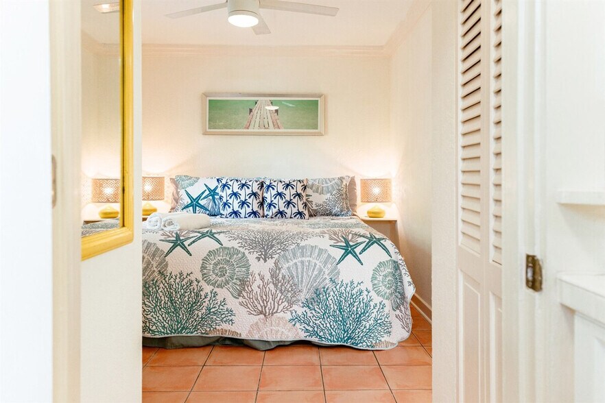 Building Photo - 521 28th St