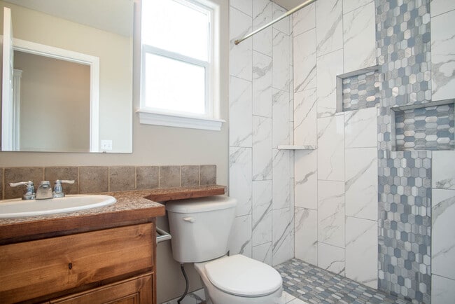 Building Photo - 3916 Kirby Cir