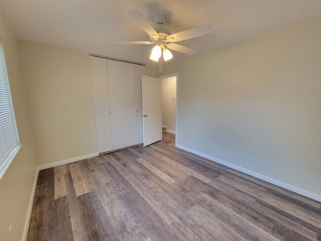 Building Photo - 2912 W Platte Ave