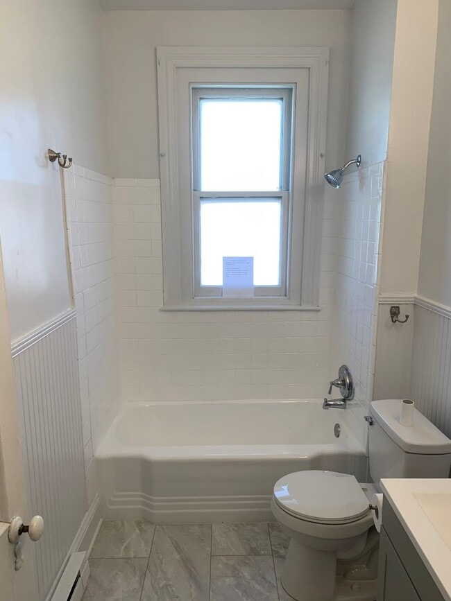 Building Photo - 718 Cattell St