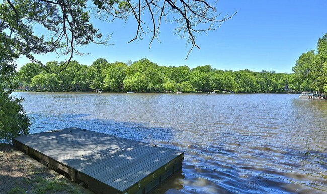 Building Photo - 3411 Stoneybrae Dr