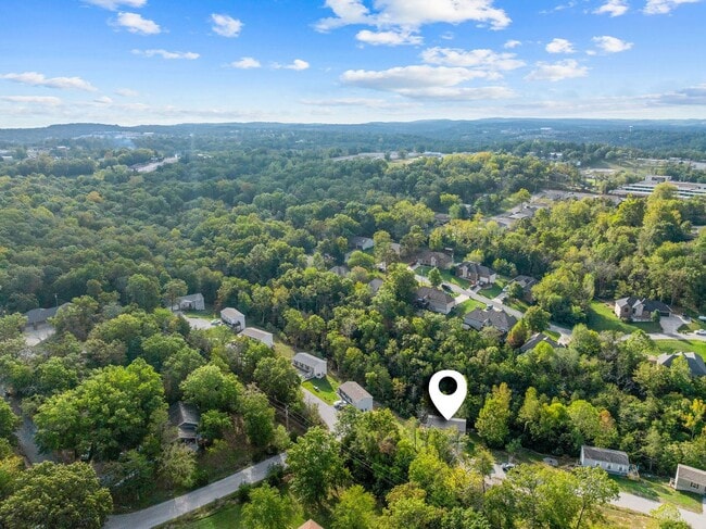 Building Photo - Modern 3-Bedroom Home Near Branson Landing – Available Now!