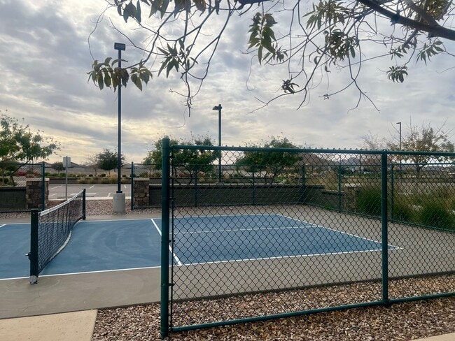 Building Photo - $500 MOVE-IN DISCOUNT - 3-BEDROOM WITH COMMUNITY POOL