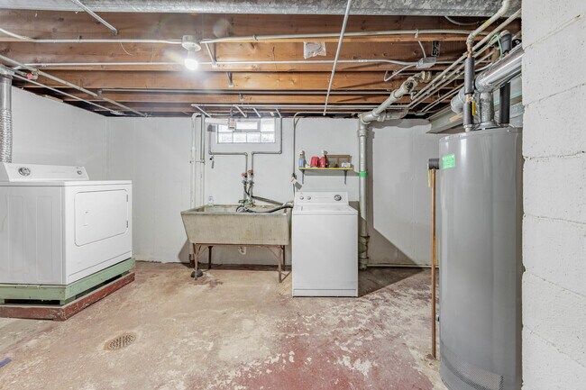 Building Photo - 1208 Waverly Pl