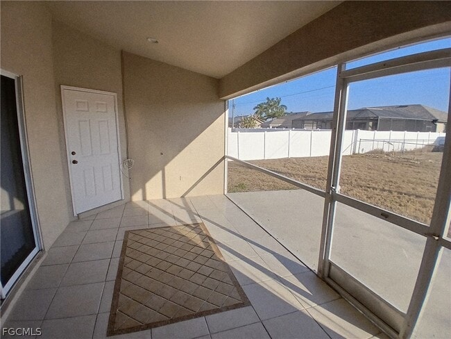 Building Photo - 1012 SW 35th Terrace