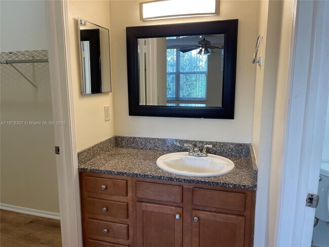 Building Photo - 9461 Evergreen Pl
