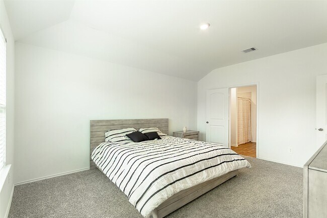 Building Photo - 5134 Jasmine Dawn Dr