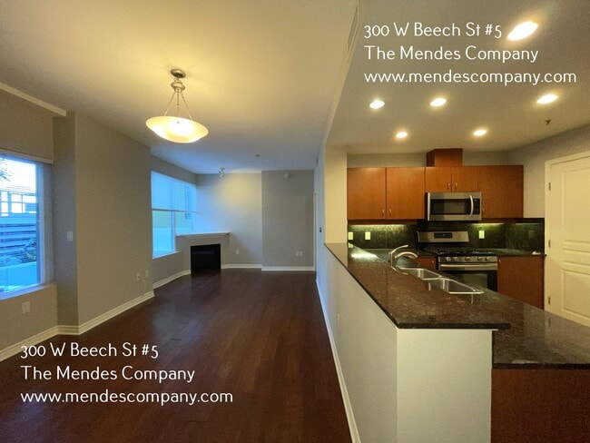 Building Photo - 300 W Beech St