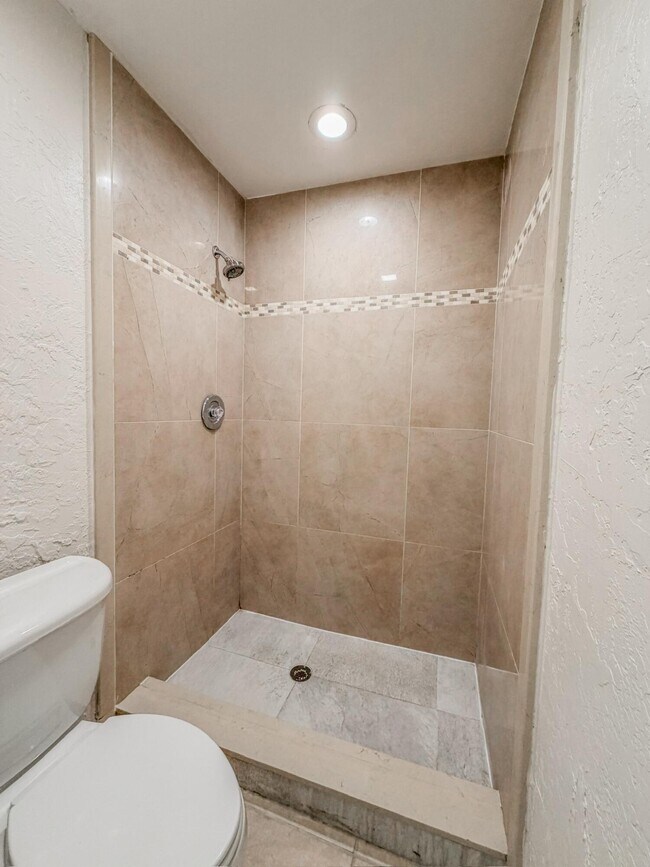 Building Photo - 1827 N Congress Ave