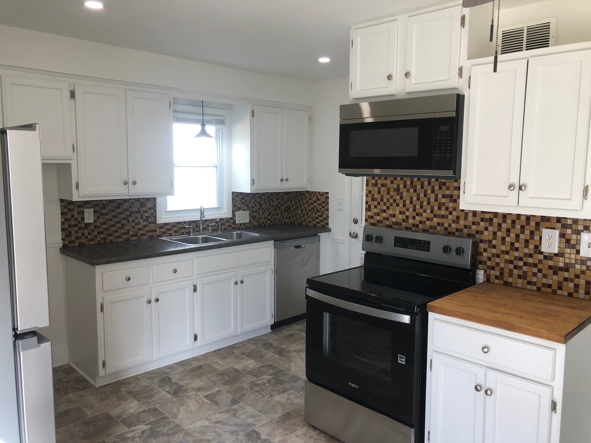 Building Photo - 3231 S Palisade Ave