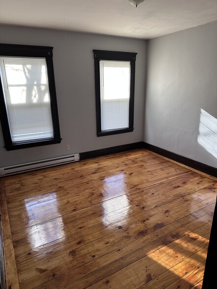 Bedroom 3 - 16 Hillside St