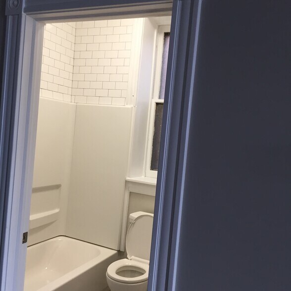 Bathroom - 3230 Pennsylvania Ave