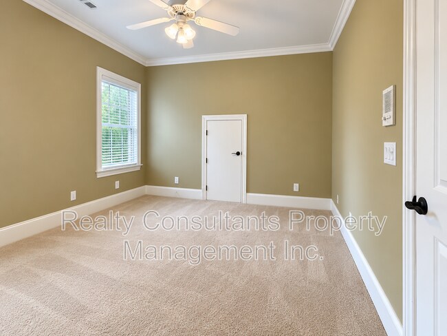 Building Photo - 7517 Henson Forest Dr