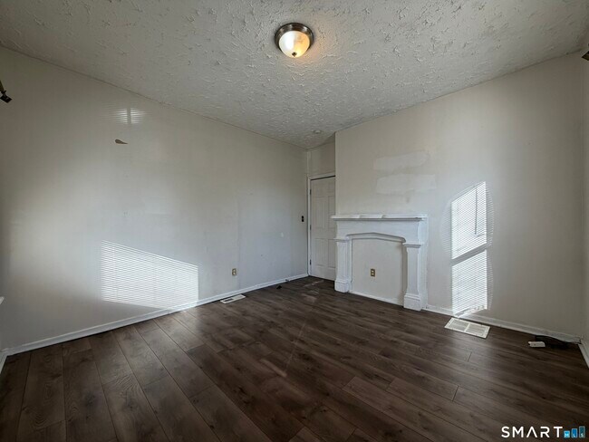 Building Photo - 468 Noble Ave