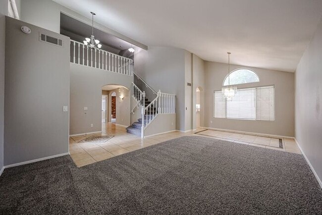 Building Photo - 5BD 3BA with Pool in West Chandler!