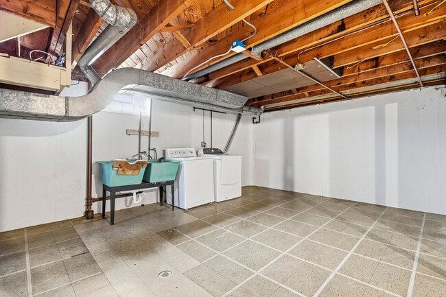 Building Photo - 24609 Flower Ave