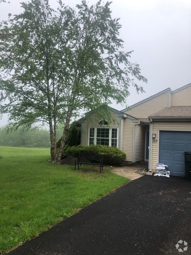 Building Photo - Perkasie 3 Bd / 2 Bath Twin
